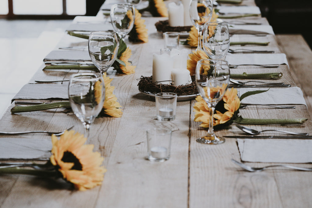 6 Tips + Ideas to Host an Elegant Virtual Dinner Party